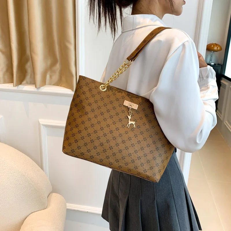 Tote Charm Deluxe