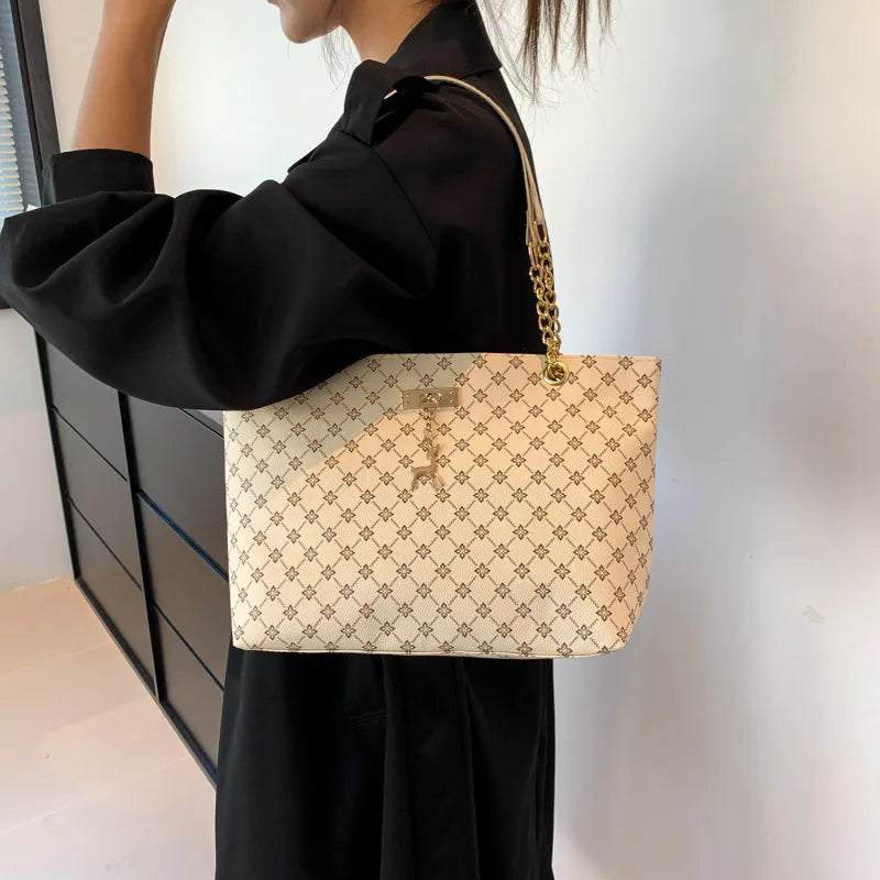 Tote Charm Deluxe